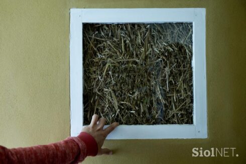Straw insulation